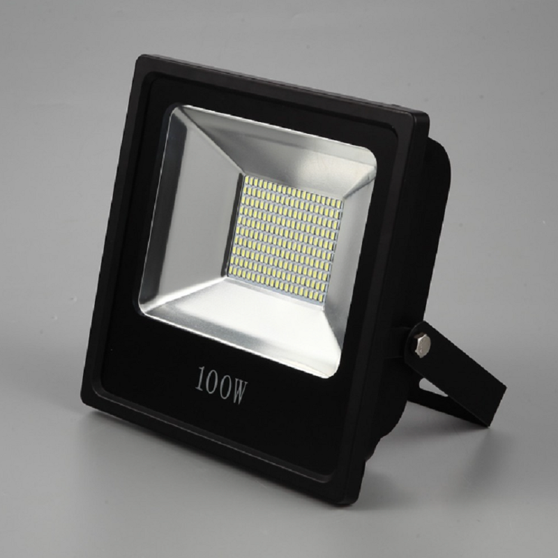 Nagyteljesítményű kültéri 100W LED reflektor – víz, por-, és ütésálló – hideg fehér (BBD) (BBV) (3)