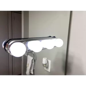 Tükörre rögzíthető 4 LED-es Hollywood sminkasztal lámpa tapadókorongokkal - vezeték nélküli (BBKM) - Image 6