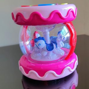 Világító, forgó, zenélő elemes körhinta aranyos lovacskákkal - 10,5 x 11,5 cm - rózsaszín (BBJ) - Image 2