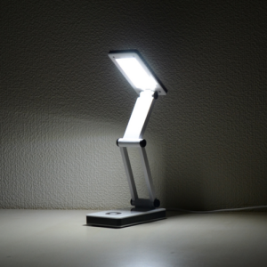 Összecsukható SMD LED asztali lámpa - USB-ről és elemmel is használható (BBL) - Image 6