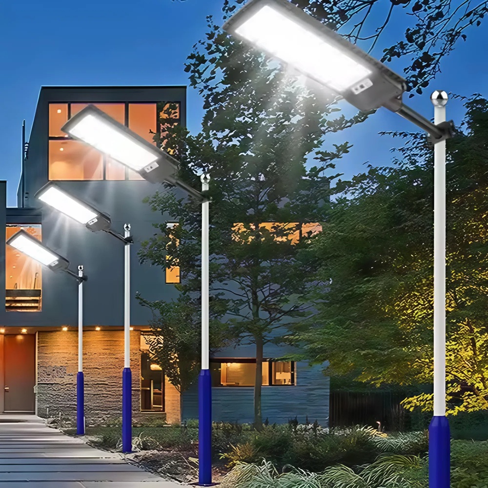 Napelemes_LED_utcai_lámpa_540W_–_mozgásérzékelős,_320_db_nagy_fényerejű_LED-del_1