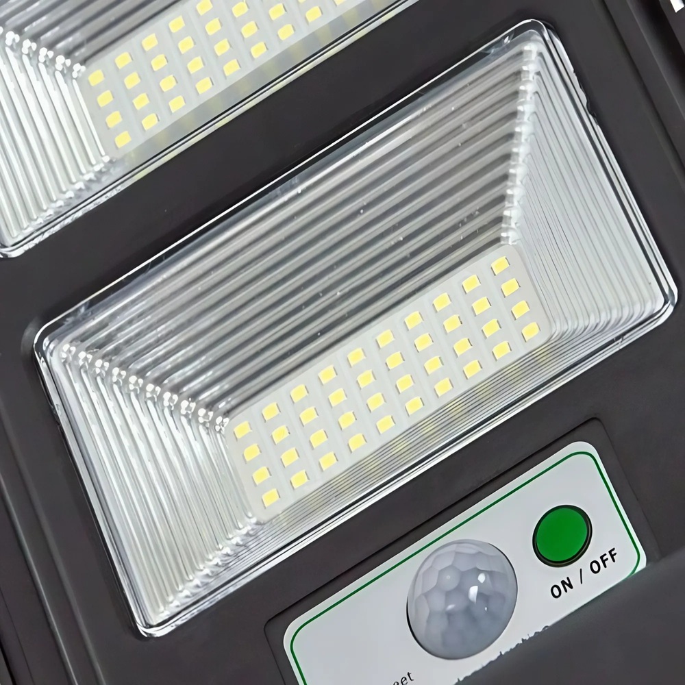 Napelemes_LED_utcai_lámpa_540W_–_mozgásérzékelős,_320_db_nagy_fényerejű_LED-del_2