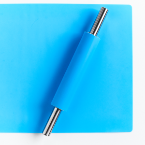 Kék sodrófa nyújtólappal – sütőszett tésztanyújtáshoz és házi sütéshez (FX) (BLLV) - Image 5